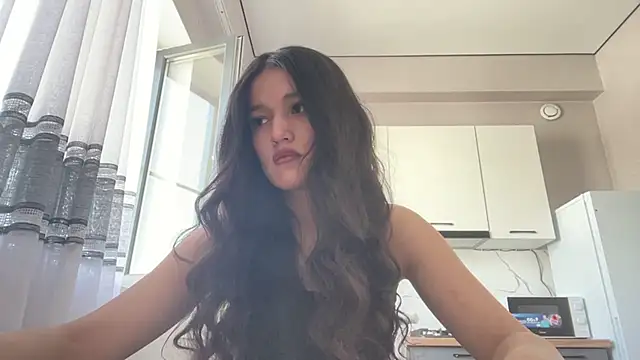 Snapshot of LisetteParajon chatting on 06.29.26 LisetteParajon online show from 06.29.26