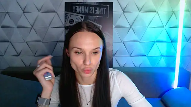Snapshot of NicoleMerz chatting on 05.28.26 NicoleMerz online show from 05.28.26