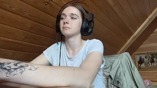 Snapshot of MariaLake chatting on 07.14.26 MariaLake online show from 07.14.26