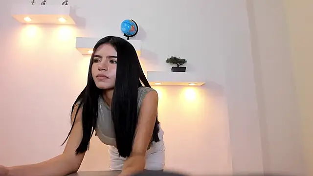 Snapshot of Eilie_xxx chatting on 06.18.26 Eilie xxx online show from 06.18.26