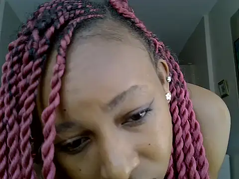 Snapshot of cocolaurah chatting on 06.07.26 cocolaurah online show from 06.07.26