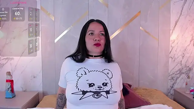 Snapshot of AlmaRose__ chatting on 06.19.26 AlmaRose online show from 06.19.26