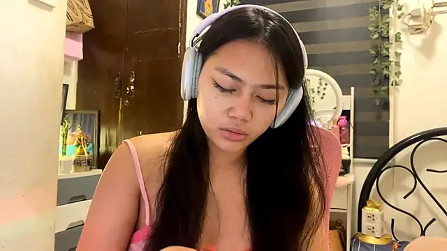 Snapshot of CristiLadson chatting on 05.28.26 CristiLadson online show from 05.28.26