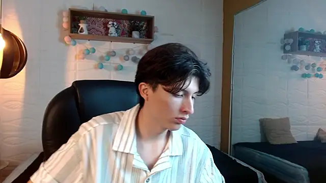Snapshot of Marcoviolet chatting on 06.13.26 Marcoviolet online show from 06.13.26