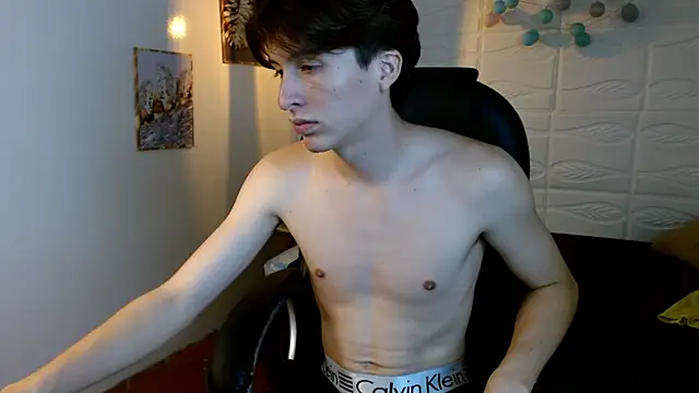 Snapshot of Marcoviolet chatting on 06.17.26 Marcoviolet online show from 06.17.26