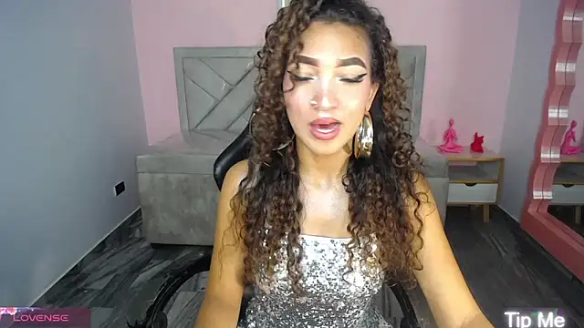 Snapshot of CamilaVixen_ch chatting on 06.19.26 CamilaVixen ch online show from 06.19.26