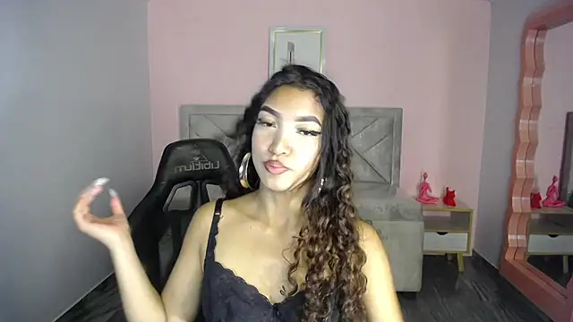 Snapshot of CamilaVixen_ch chatting on 07.04.26 CamilaVixen ch online show from 07.04.26