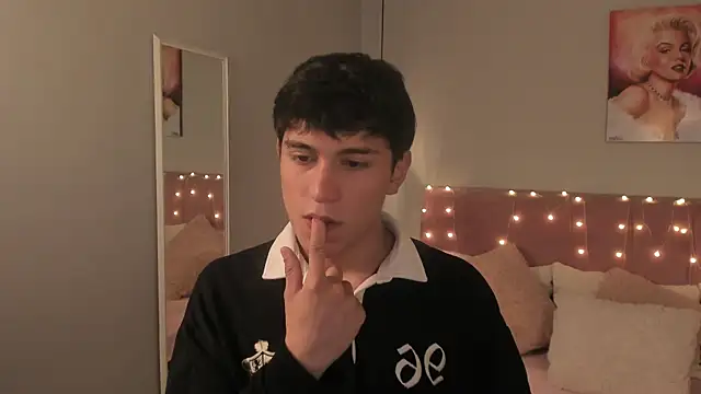Snapshot of ryan_valentino chatting on 07.08.26 ryan valentino online show from 07.08.26