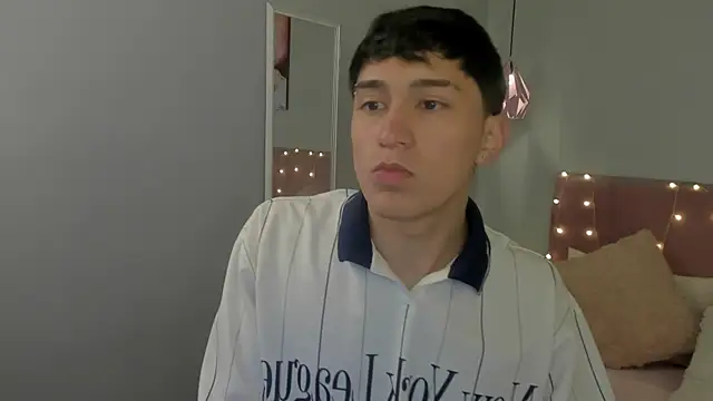 Snapshot of ryan_valentino chatting on 07.10.26 ryan valentino online show from 07.10.26