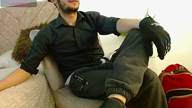 Snapshot of kreyiko_ chatting on 05.28.26 kreyiko online show from 05.28.26