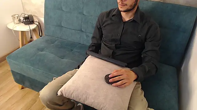 Snapshot of kreyiko_ chatting on 05.29.26 kreyiko online show from 05.29.26