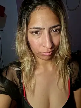 Snapshot of Angelinaxxx1995 chatting on 05.27.26 Angelinaxxx1995 online show from 05.27.26