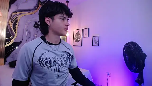 Snapshot of OliverMorgan66 chatting on 06.19.26 OliverMorgan66 online show from 06.19.26