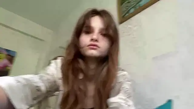 Snapshot of HeIen_cute chatting on 06.14.26 HeIen cute online show from 06.14.26