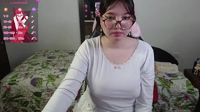 Snapshot of Hinata_kawaii chatting on 06.08.26 Hinata kawaii online show from 06.08.26