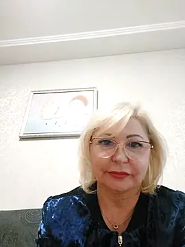 Snapshot of MilaLoveX chatting on 06.01.26 MilaLoveX online show from 06.01.26
