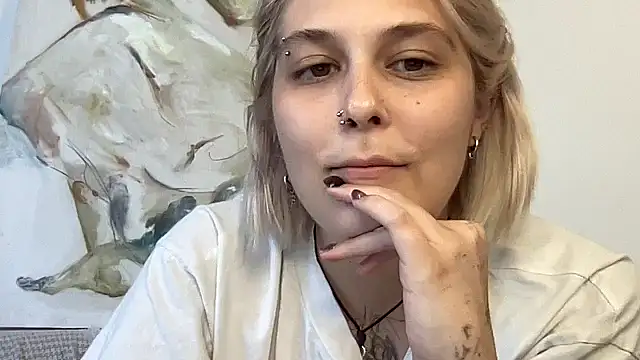 Snapshot of Ella_Bloom chatting on 07.03.26 Ella Bloom online show from 07.03.26