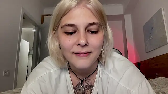 Snapshot of Ella_Bloom chatting on 07.12.26 Ella Bloom online show from 07.12.26