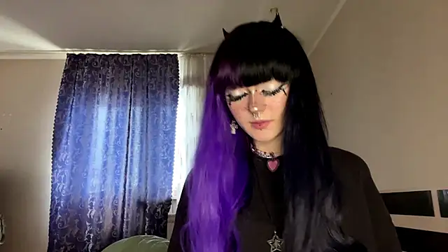Snapshot of HolyCute chatting on 06.12.26 HolyCute online show from 06.12.26