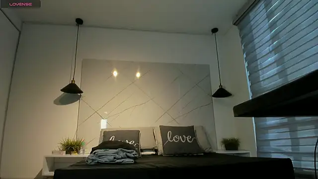 SARAH COLLENS  online show from 06.17.26