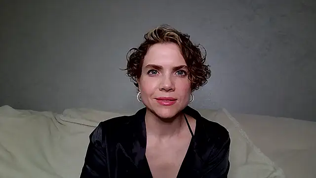 Snapshot of NatalieMoses chatting on 06.19.26 NatalieMoses online show from 06.19.26