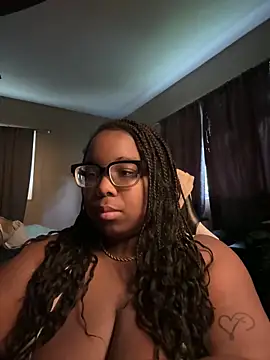 Snapshot of layitinme chatting on 06.19.26 layitinme online show from 06.19.26