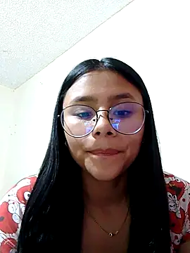 Snapshot of Sofielovee-01 chatting on 07.15.26 Sofielovee-01 online show from 07.15.26