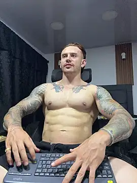 Snapshot of paulthompson_ chatting on 07.29.26 paulthompson online show from 07.29.26