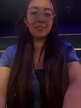 Snapshot of arilynn_ chatting on 06.25.26 arilynn online show from 06.25.26