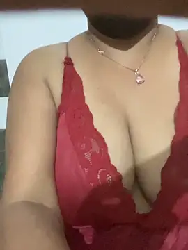 Snapshot of sexyveena chatting on 06.10.26 sexyveena online show from 06.10.26