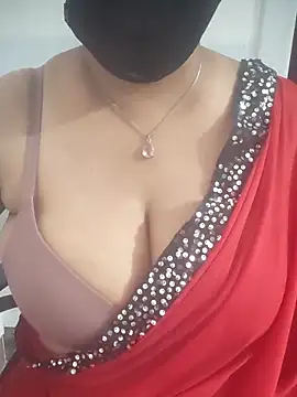 Snapshot of sexyveena chatting on 06.12.26 sexyveena online show from 06.12.26