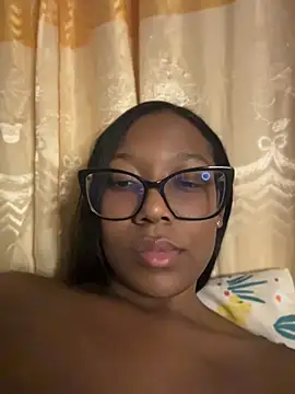 Snapshot of chell_iivy chatting on 07.20.26 chell iivy online show from 07.20.26