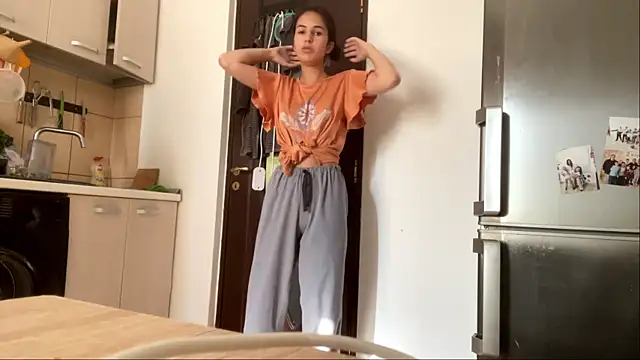 Snapshot of SindyKay chatting on 07.15.26 SindyKay online show from 07.15.26