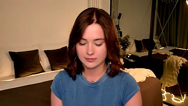 Snapshot of MurielGray chatting on 06.07.26 MurielGray online show from 06.07.26