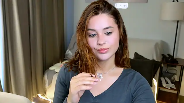 Snapshot of MurielGray chatting on 06.17.26 MurielGray online show from 06.17.26