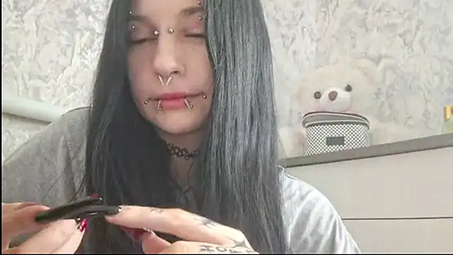 Snapshot of KrissyHiott chatting on 06.12.26 KrissyHiott online show from 06.12.26