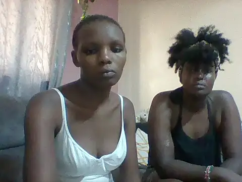 Snapshot of Prettypappi77 chatting on 06.28.26 Prettypappi77 online show from 06.28.26
