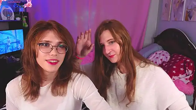 Snapshot of Dasha_Plus_Sonya chatting on 07.10.26 Dasha Plus Sonya online show from 07.10.26