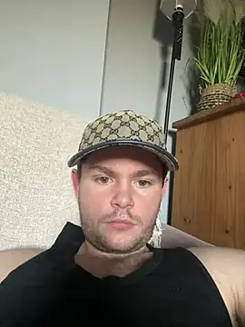 Snapshot of Ronnie153 chatting on 06.21.26 Ronnie153 online show from 06.21.26