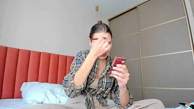 SofiClimbing online show from 12.25.24