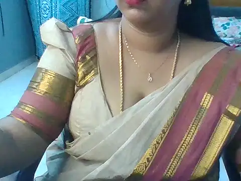 Snapshot of Tamil_hot_Meenu chatting on 06.26.26 Tamil hot Meenu online show from 06.26.26