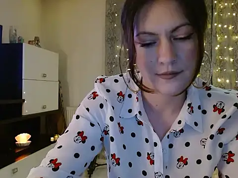 Snapshot of LoraBelle12 chatting on 06.03.26 LoraBelle12 online show from 06.03.26