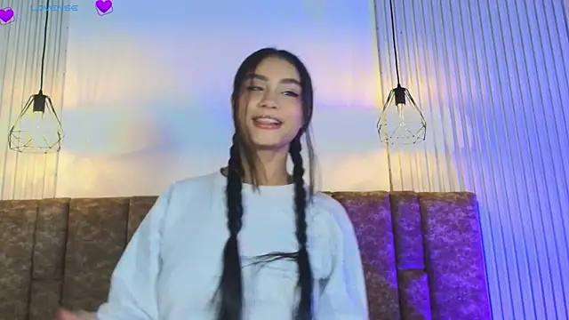 Snapshot of KENNIA_SWEETIEE chatting on 06.17.26 KENNIA SWEETIEE online show from 06.17.26