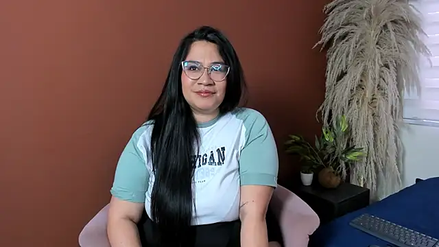 Snapshot of Ambar_Monroe_ chatting on 06.02.26 Ambar Monroe online show from 06.02.26