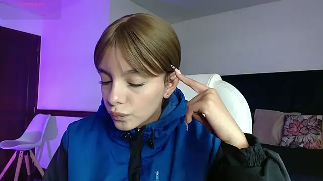 Snapshot of Peytongh_ chatting on 06.17.26 Peytongh online show from 06.17.26