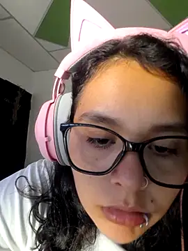Snapshot of Miss_kittyX chatting on 06.17.26 Miss kittyX online show from 06.17.26