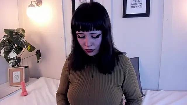 Snapshot of annyy_catt chatting on 06.25.26 annyy catt online show from 06.25.26