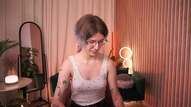 Snapshot of Lain_Root chatting on 07.13.26 Lain Root online show from 07.13.26