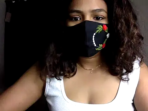 Snapshot of Nisha-moon chatting on 06.20.26 Nisha-moon online show from 06.20.26