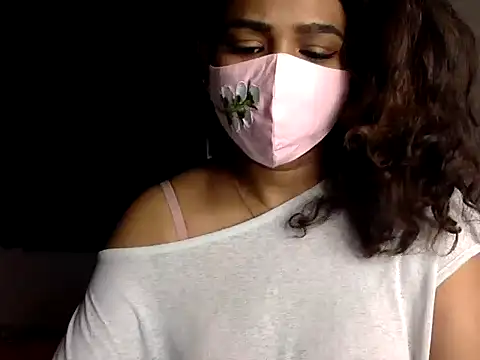 Snapshot of Nisha-moon chatting on 06.30.26 Nisha-moon online show from 06.30.26